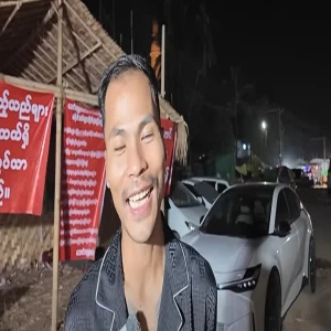 Comedian Phyo Phyo received a car as a gift from the audience