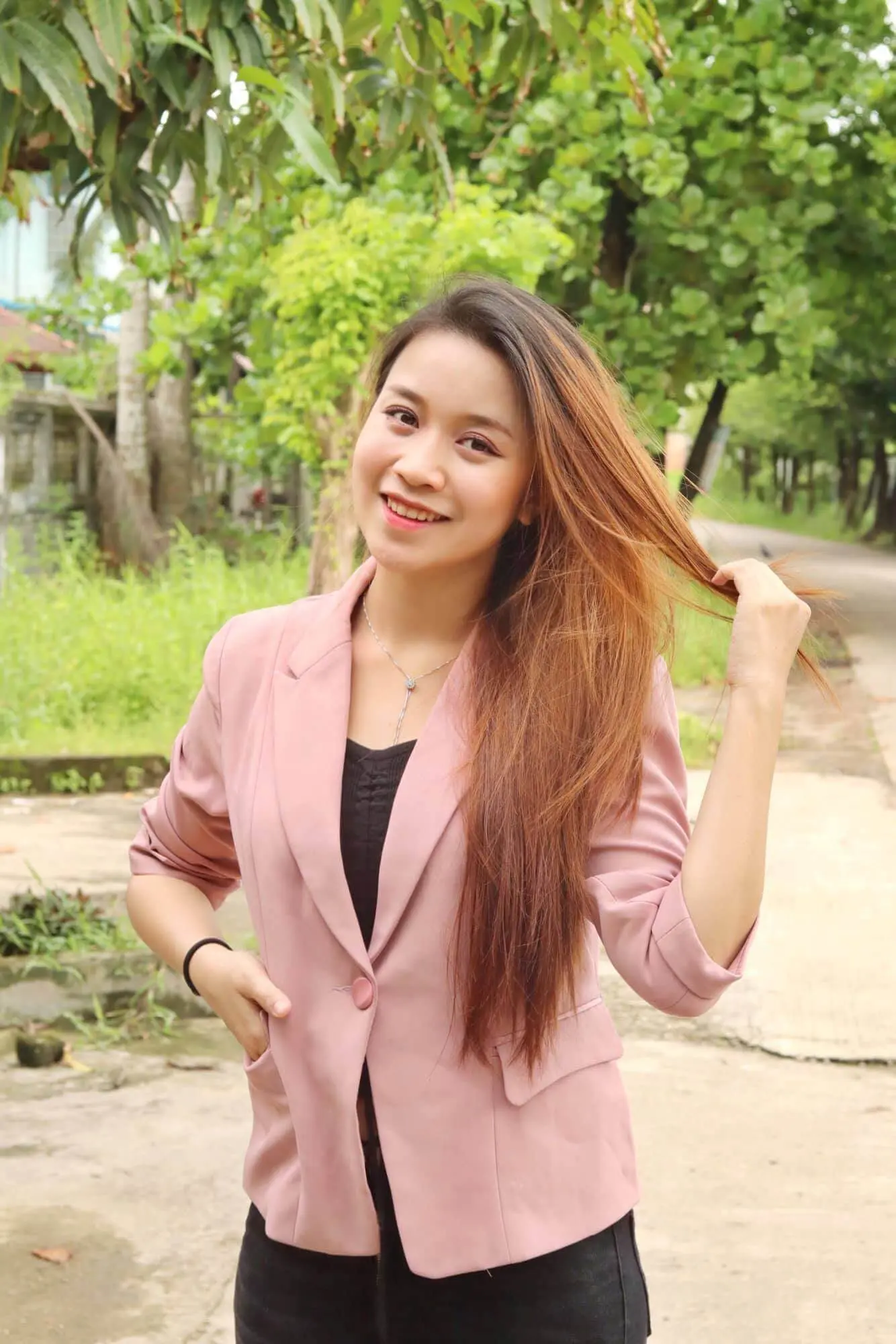 Model Thazin Htoo Myint must have chosen singer