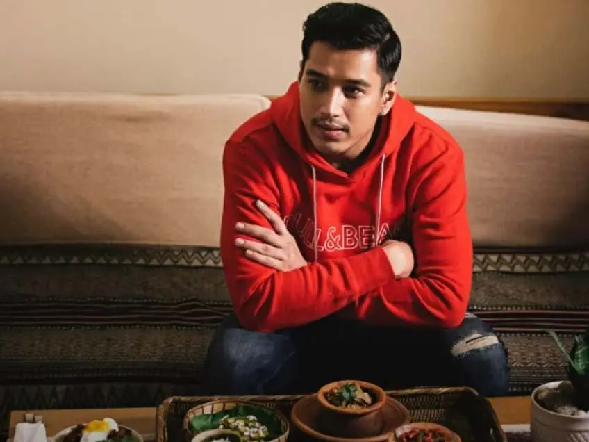 Actor Aung Ye Lin made a noodle for his mother